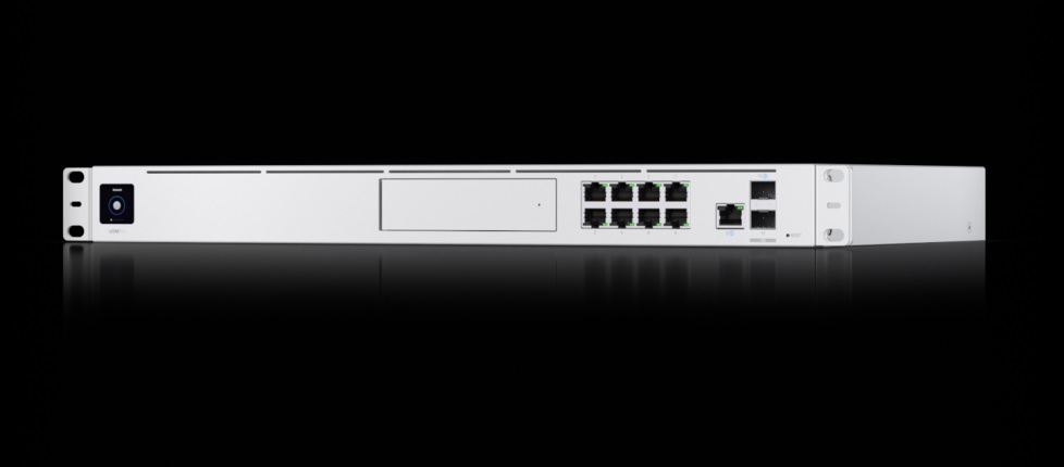  UniFi Dream Machine Pro - All-in-one Home/Office Network Solution - USG, UniFi Controller, Protect Server, and Gigabit Switch  
